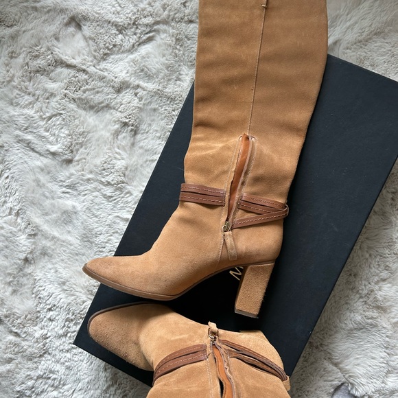 Boots - Picture 3 of 6